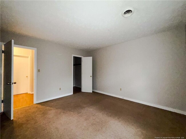 Building Photo - 2740 George Owen Rd