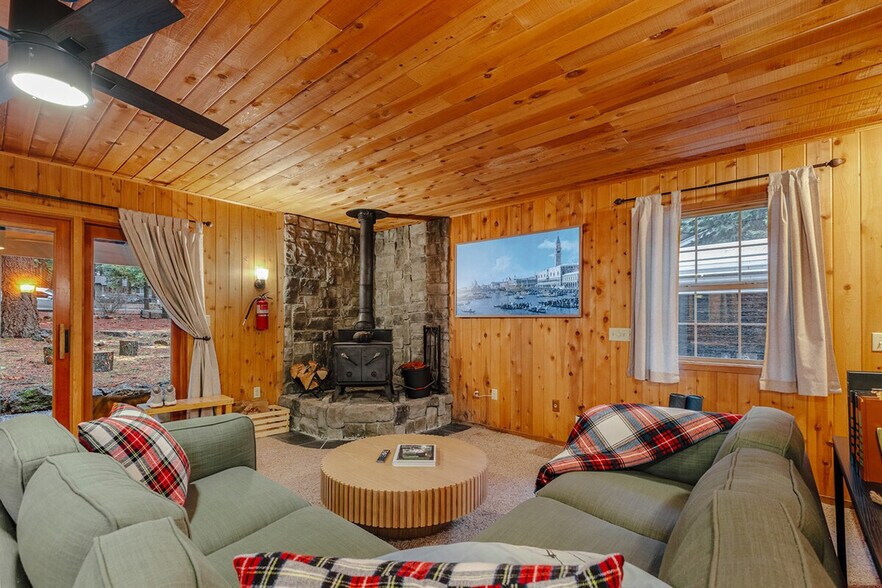 Building Photo - 8448 Starlite Pines Rd