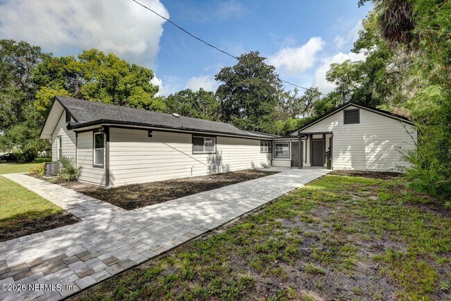 Building Photo - 316 Cypress Ave