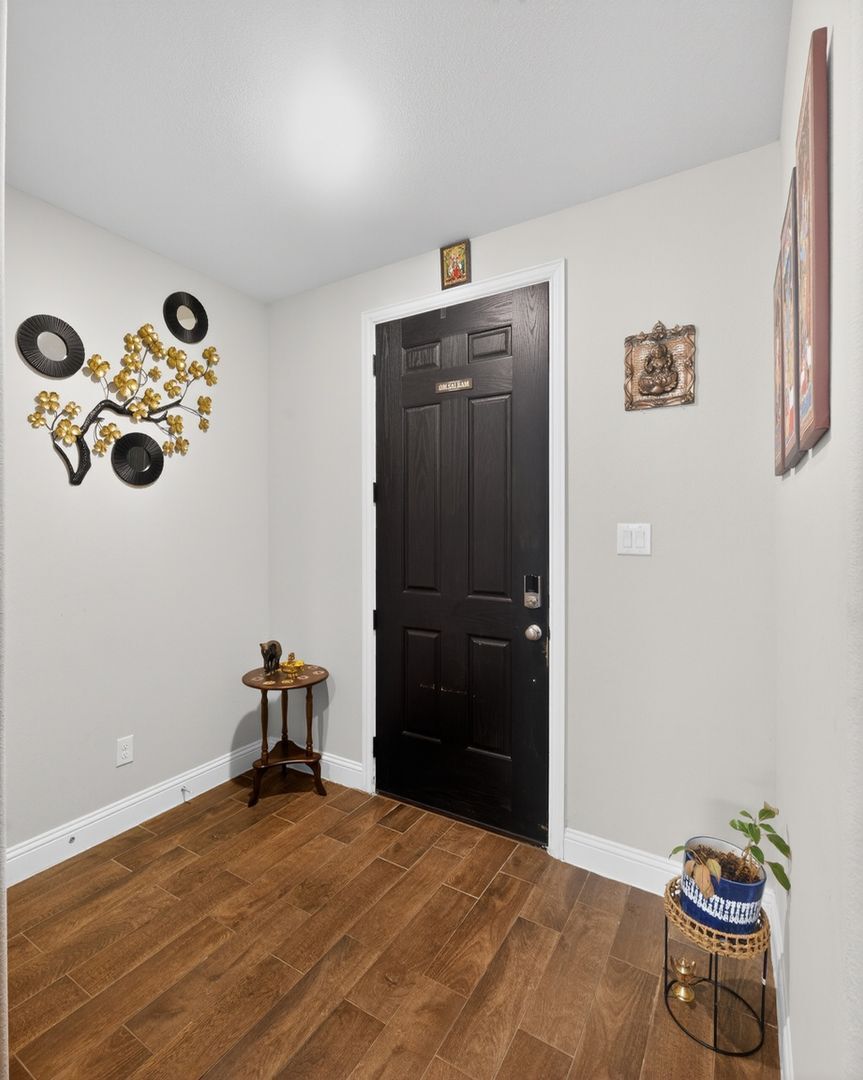 Building Photo - 6200 Marigold Dr
