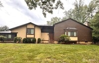 Building Photo - 173 Sayre Dr