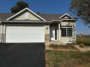 Building Photo - 402 Creekside Dr