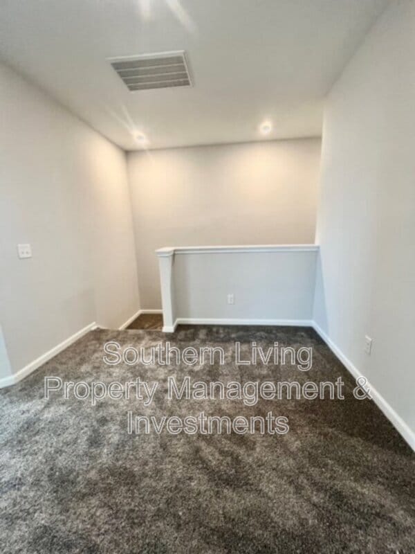 Building Photo - 6985 Waterstone Dr