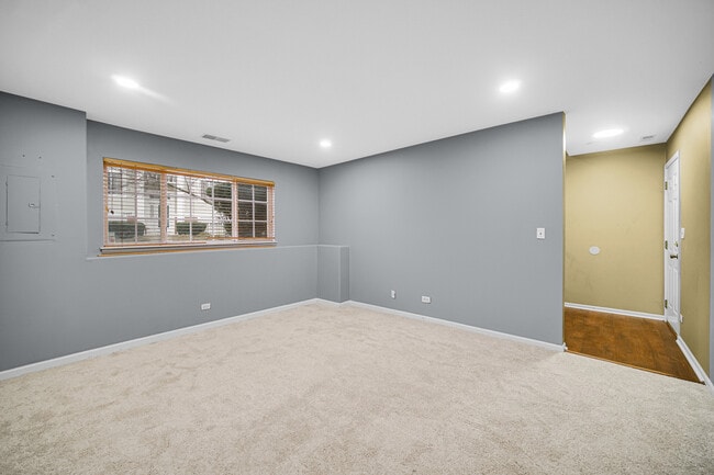 Building Photo - 3473 Ravinia Cir