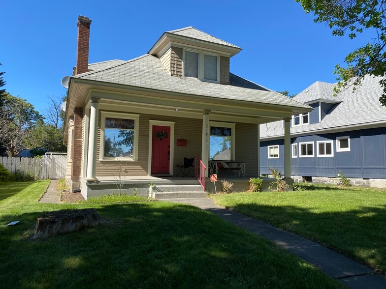 Building Photo - 319 E Baldwin Ave