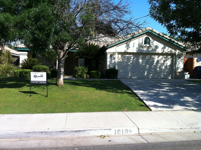 Primary Photo - Beautiful Home in Fairway Oaks - Calloway ...