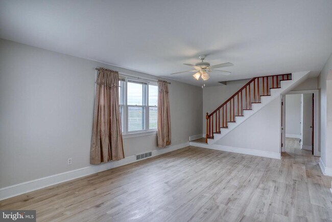 Building Photo - 1111 Bayview Rd