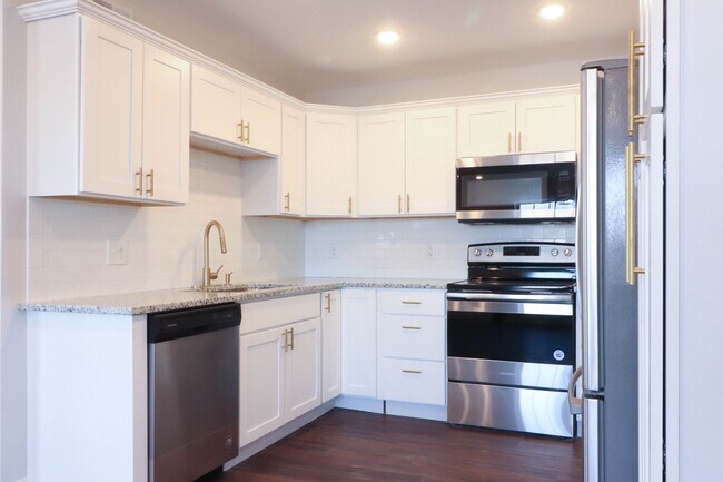 Building Photo - 4 Montvale Ave