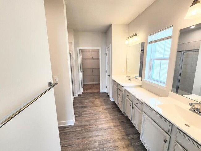 Building Photo - 257 Riley Wy