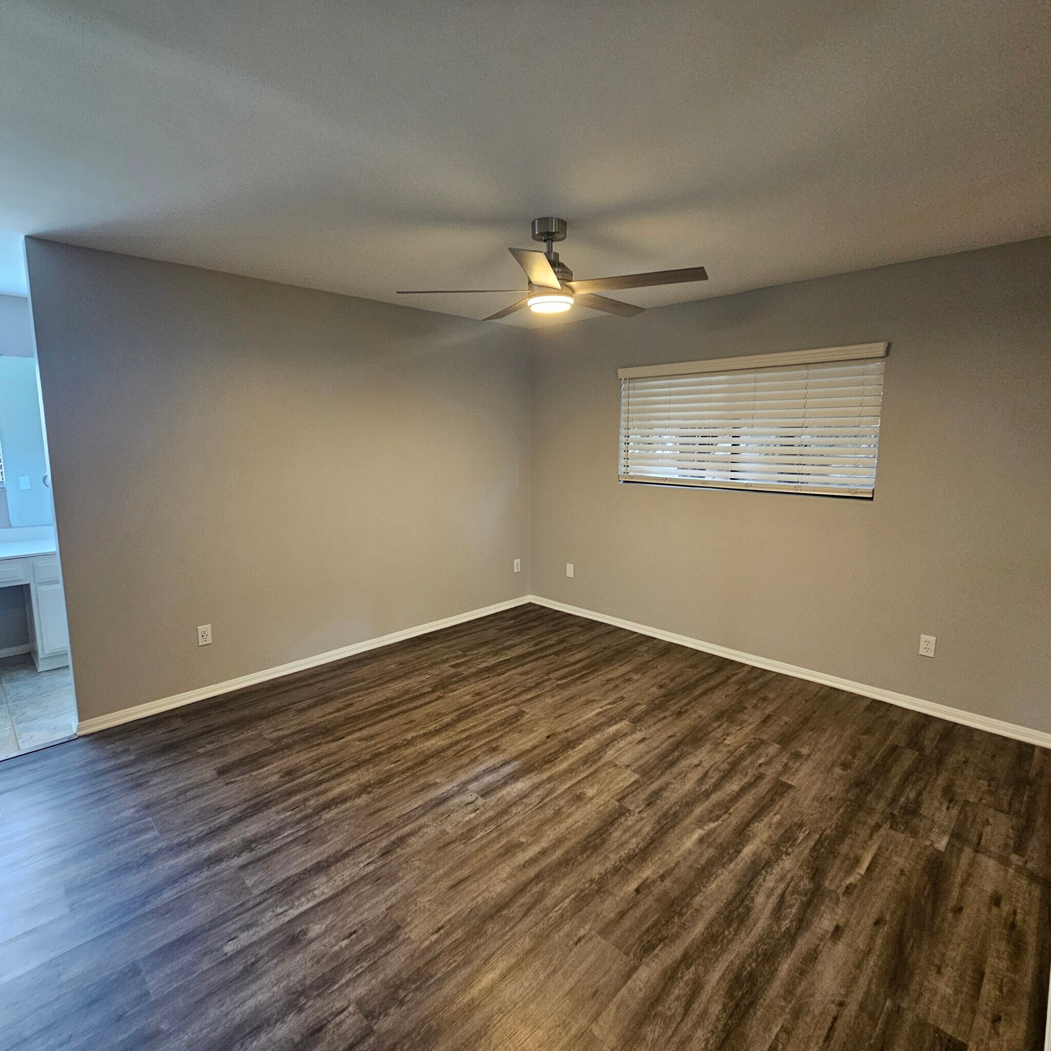 Master - 8638 Collett Ave