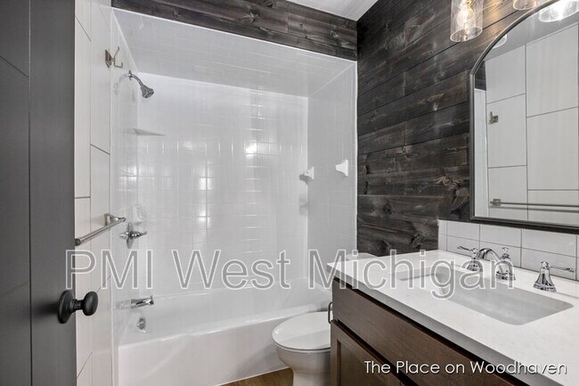 Building Photo - 8428 Woodhaven Dr SW
