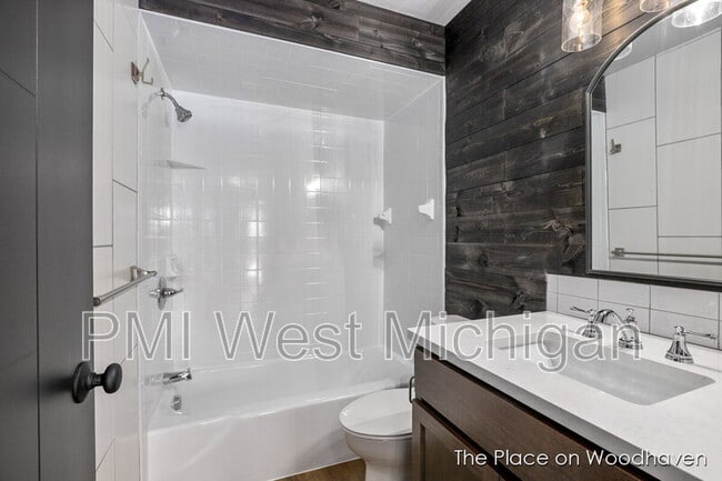 Building Photo - 8434 Woodhaven Dr SW