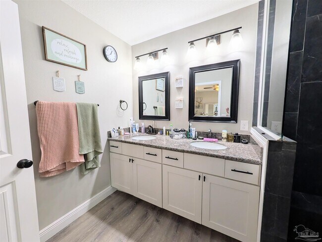 Building Photo - 6837 Sage Brush Ln