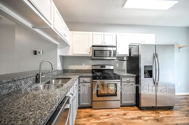 Building Photo - 7107 Tolliver St