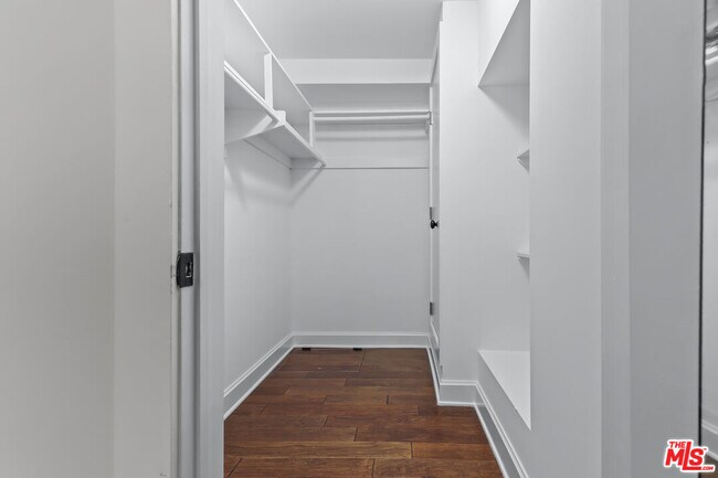 Building Photo - 4744 Haskell Ave