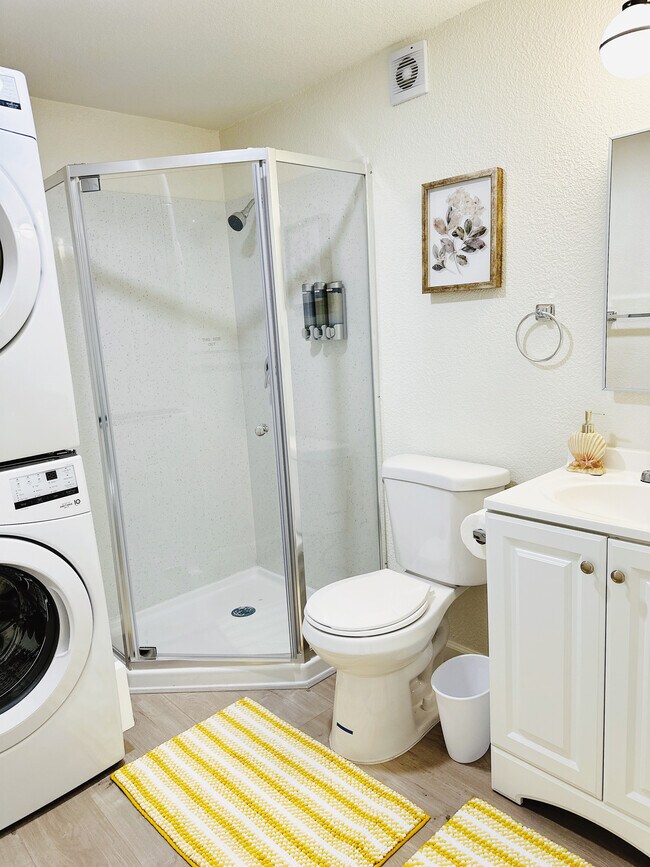 Building Photo - 6215 Alhambra Ave