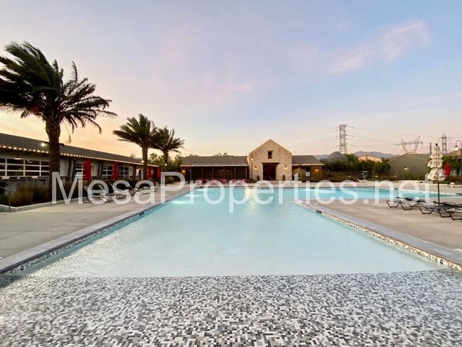 Building Photo - 3230 E Yountville Dr