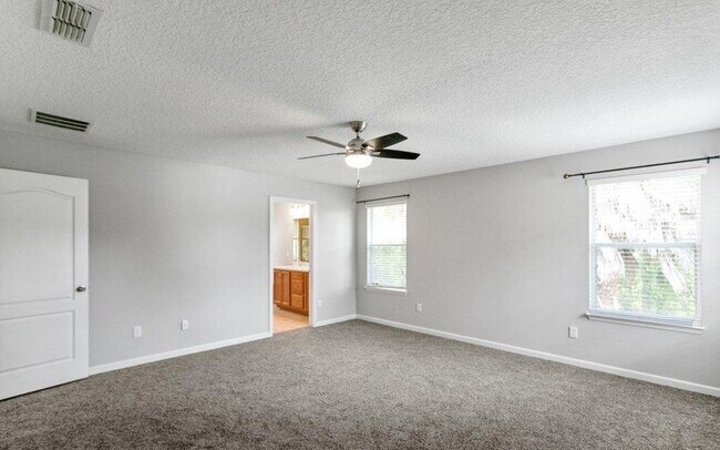 Building Photo - For Rent!!!!!  Spacious Living & Resort-Style Fun in Hamilton Glen!