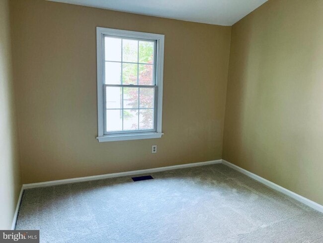 Building Photo - 32 Fendall Ave