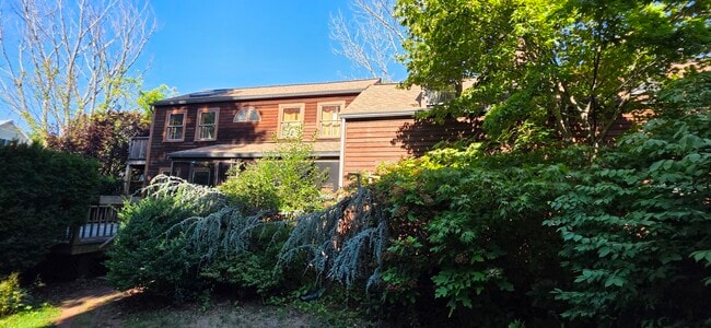 Building Photo - 108 Auburn St
