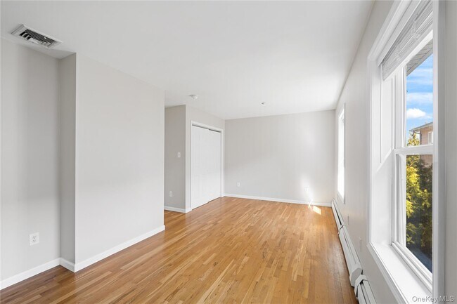 Building Photo - 110-112-112 S Broadway