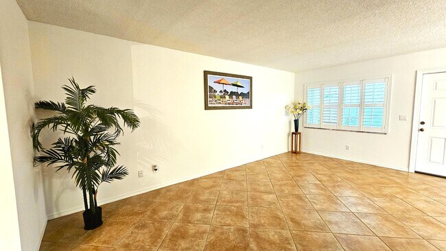 Building Photo - 1441 Ocean Dr