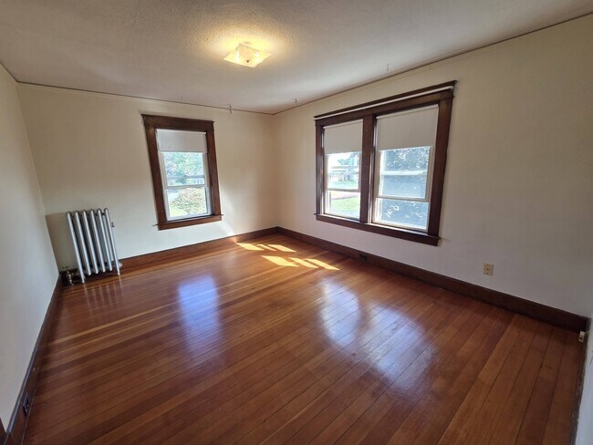 Building Photo - 98 Stockbridge St