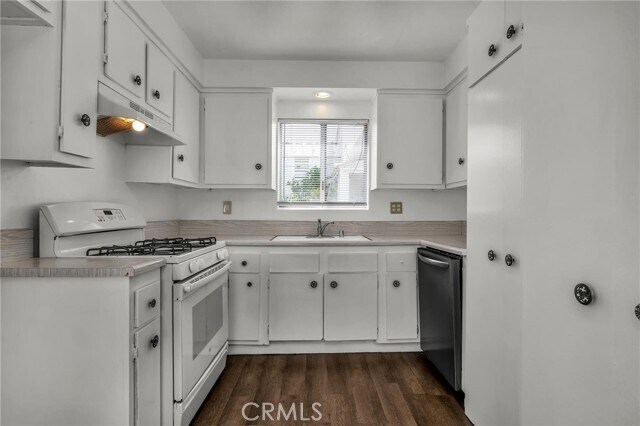 Building Photo - 2818 W 235th St