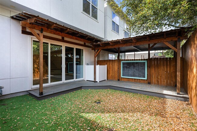 Building Photo - 1136 Adele St