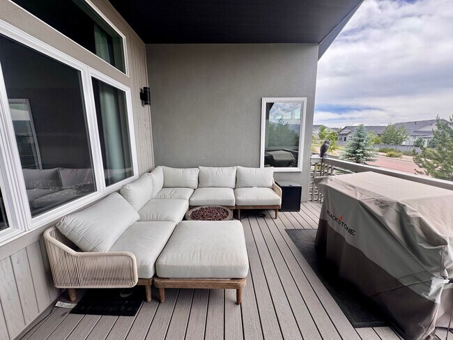 Building Photo - LUXURY 4 Bedroom home in NORTHGATE with Mountain Views