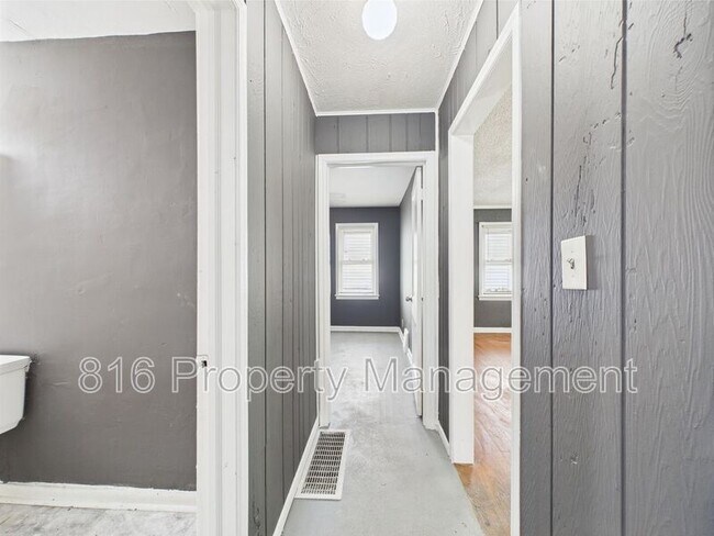 Building Photo - 3354 Jackson Ave