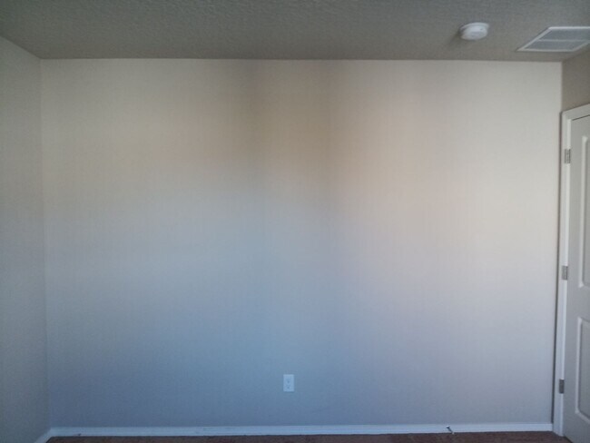 Building Photo - Stunning Home! Showings available Today!