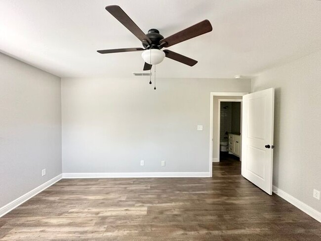 Building Photo - Available Now! Recently Remodeled 3 Bedroo...