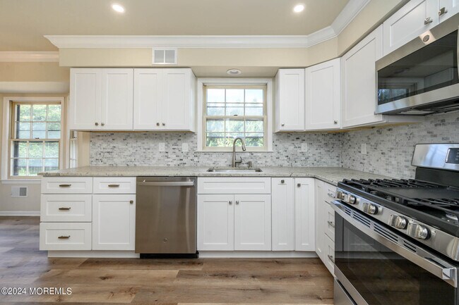 Building Photo - 8 Brandywine Dr