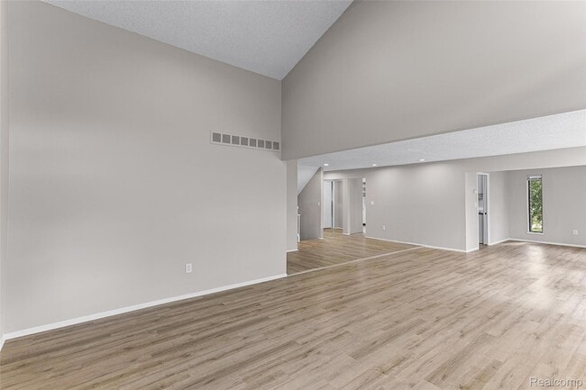 Building Photo - 5317 Fairway Ln