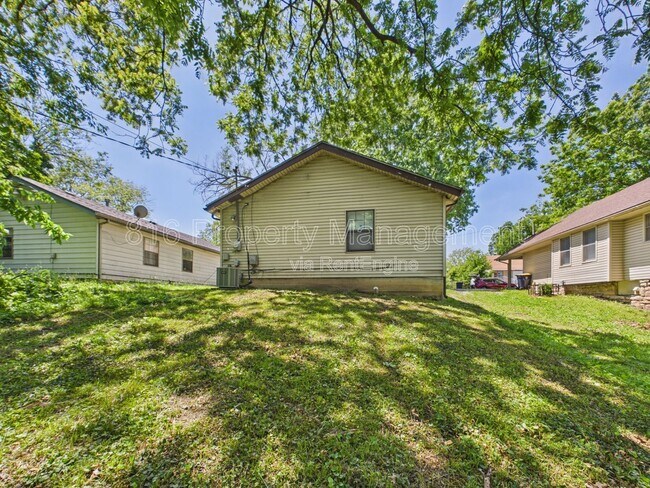 Building Photo - 7115 Bales Ave