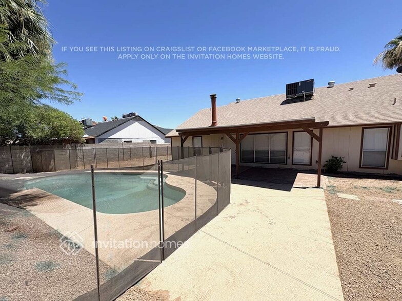 Building Photo - 7748 W Cherry Hills Dr