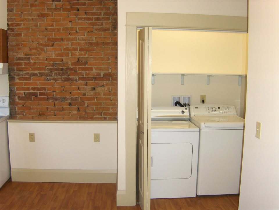 Building Photo - 2215 Market St