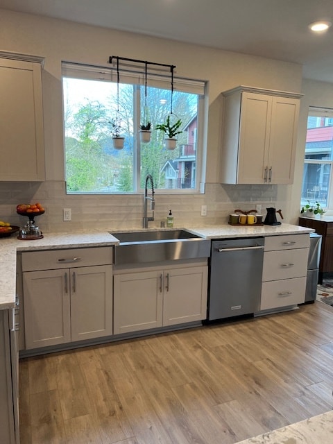 Kitchen - 379 E Park St