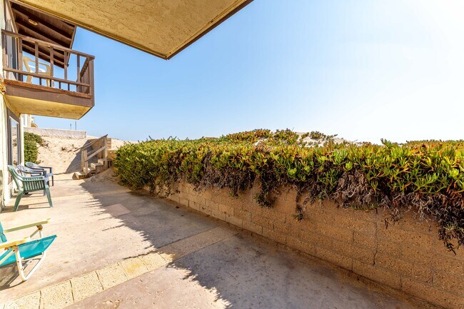 Building Photo - 1364 Weymouth Ln