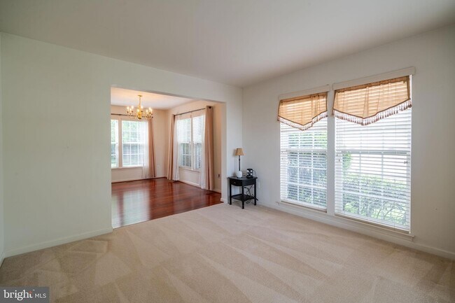 Building Photo - 10955 Southcoate Village Dr