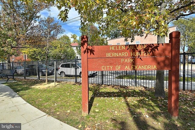 Building Photo - 2181 Jamieson Ave