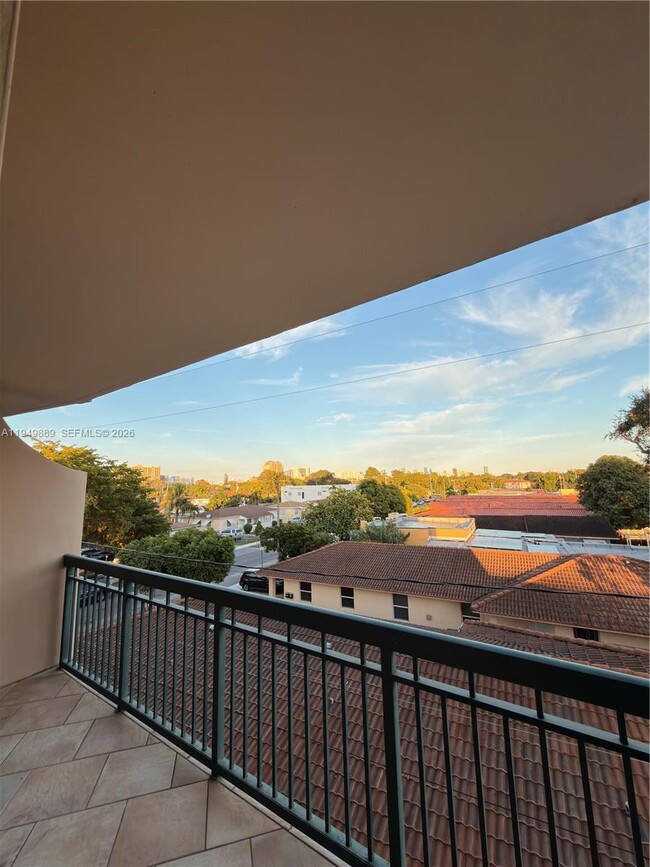 Building Photo - 2501 SW 37th Ave