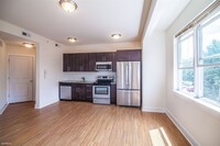 Building Photo - 3 br, 2 bath Triplex - 3842 LANCASTER AVE ...