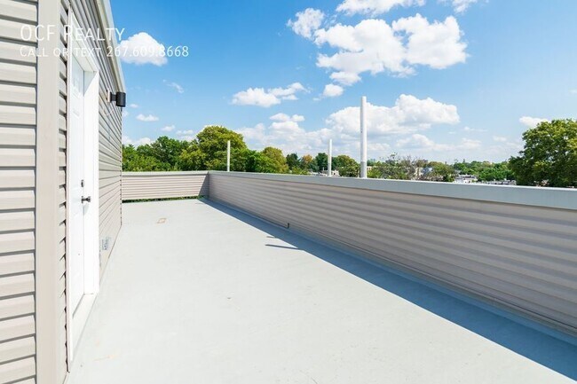 Building Photo - 625 N 52nd St