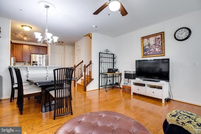 Building Photo - 3009 Chesapeake Dr