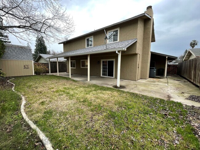 Building Photo - Spacious Citrus Heights Home with 3-Car Garage & Ample Storage