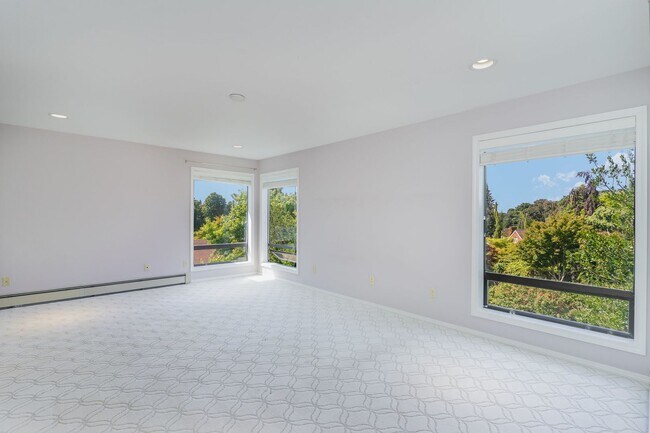 Building Photo - 4bd/3ba Seattle Home