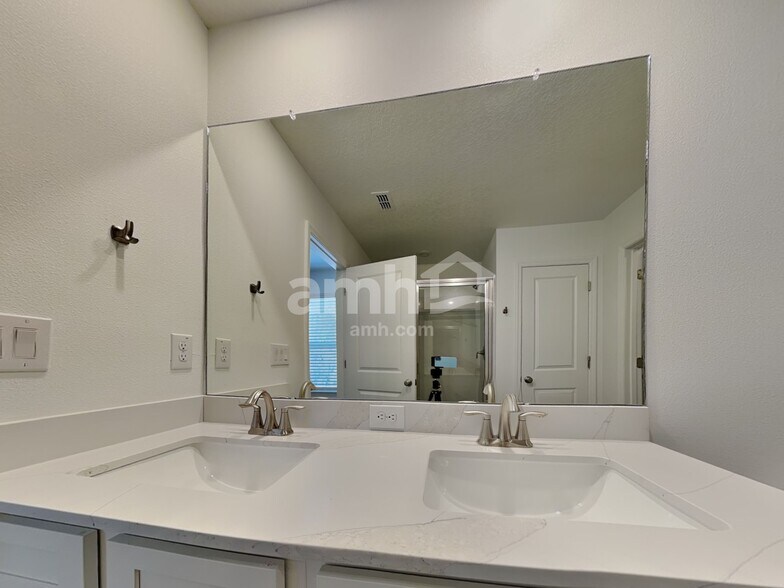 Building Photo - 6695 Atlantic Bch Ave