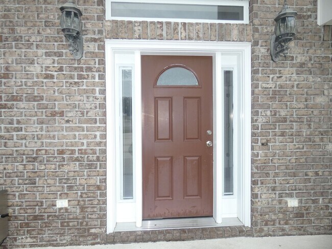 Building Photo - Marvelous Executive Pool Home in Hammersmith